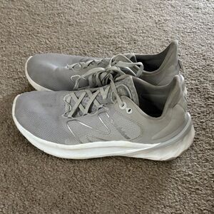 New Balance Women's Gray Athletic Shoes sz9